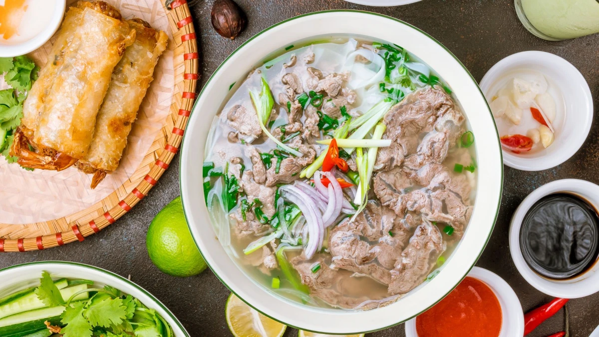 Mẹo ăn phở không tăng cân