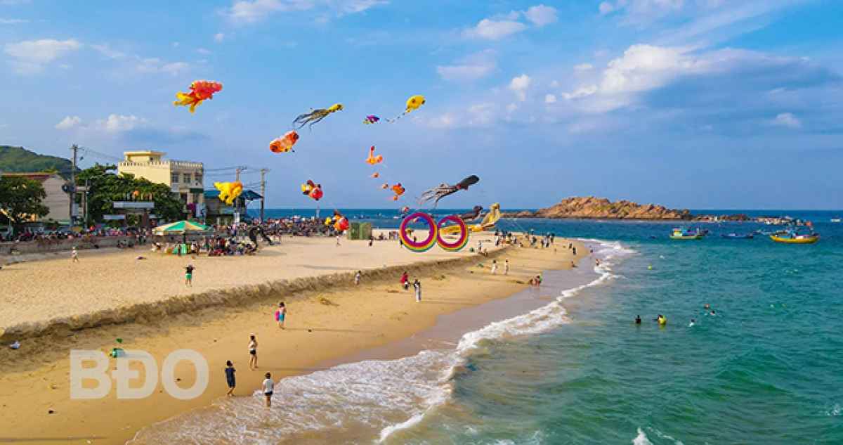 Hình ảnh minh họa các hoạt động du lịch Quy Nhơn vào các tháng mùa hè