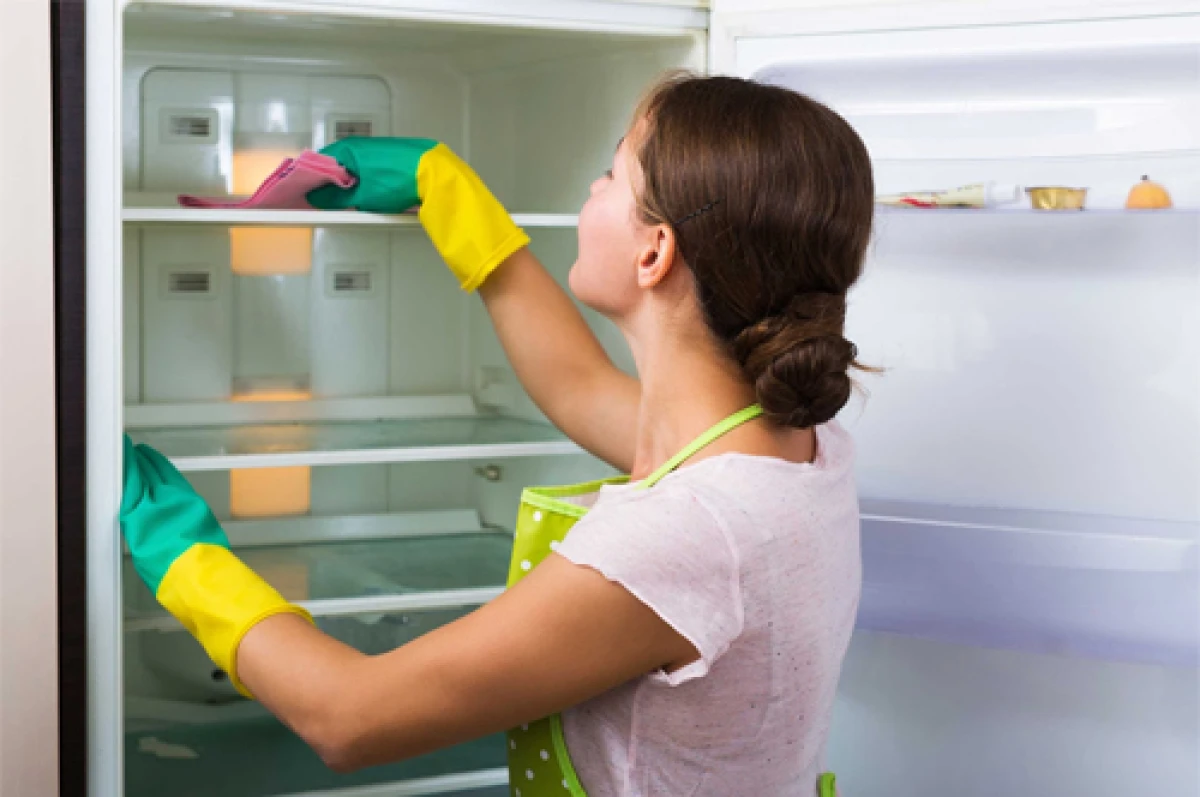 Khử mùi tủ lạnh hiệu quả với baking soda