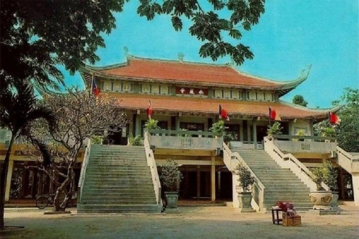 Đường lên chùa Hương Tích xanh mát, điểm đến tâm linh hút khách