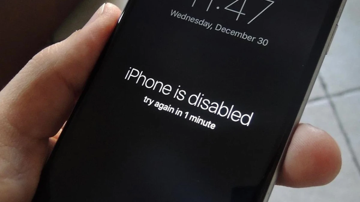 Màn hình iPhone hiện thông báo bị vô hiệu hóa do nhập sai mật khẩu quá nhiều lần
