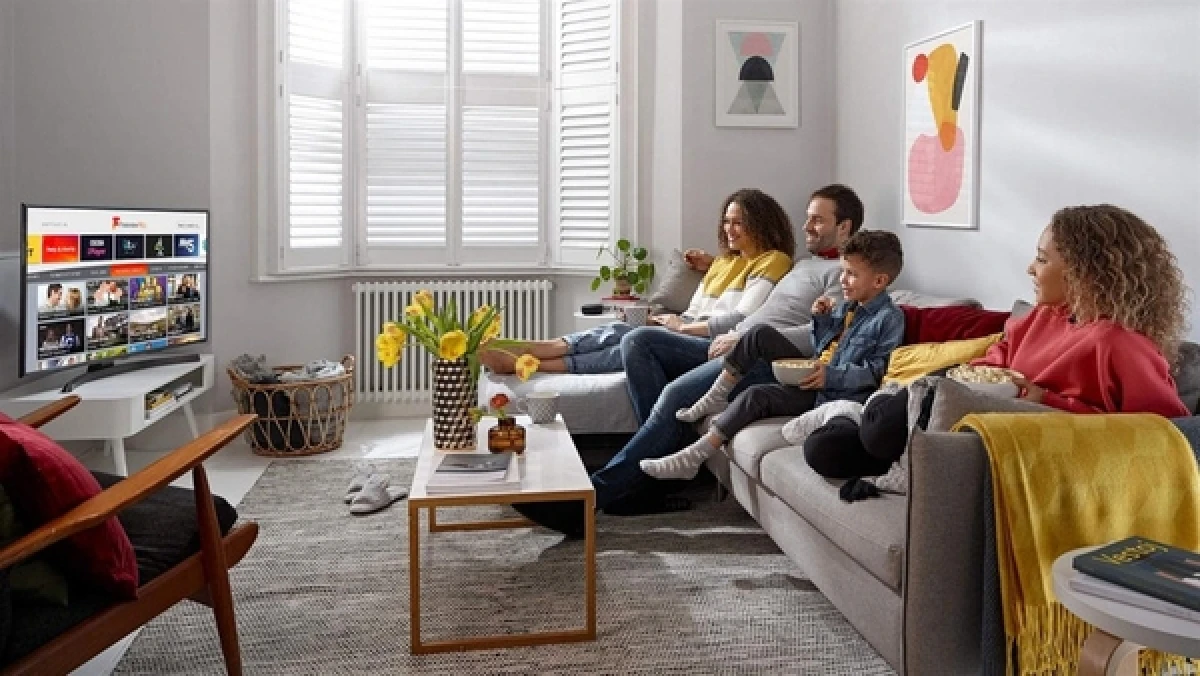 Kích thước tivi 55 inch phù hợp với phòng khách hiện đại