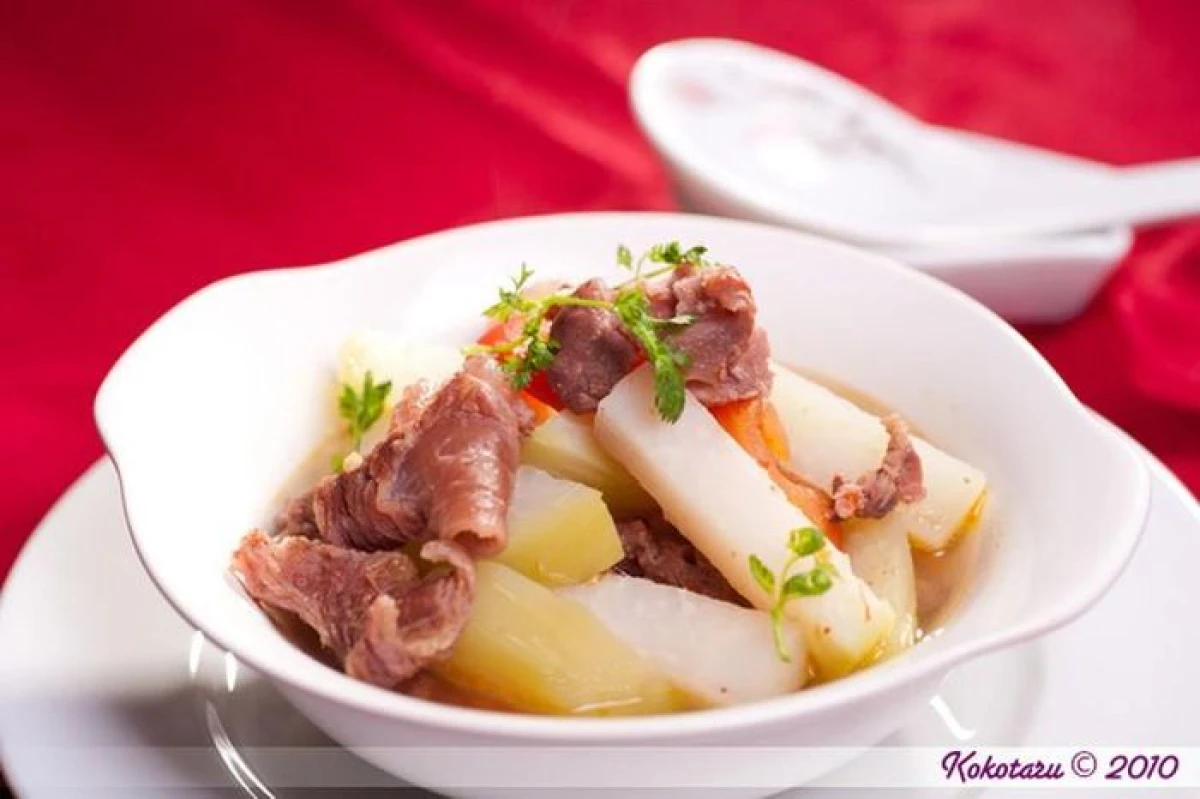 Canh thịt bò nấu su hào thanh mát