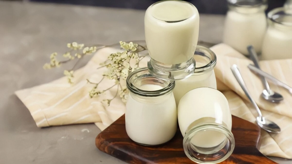 Ủ sữa chua túi trong thùng xốp với nước ấm