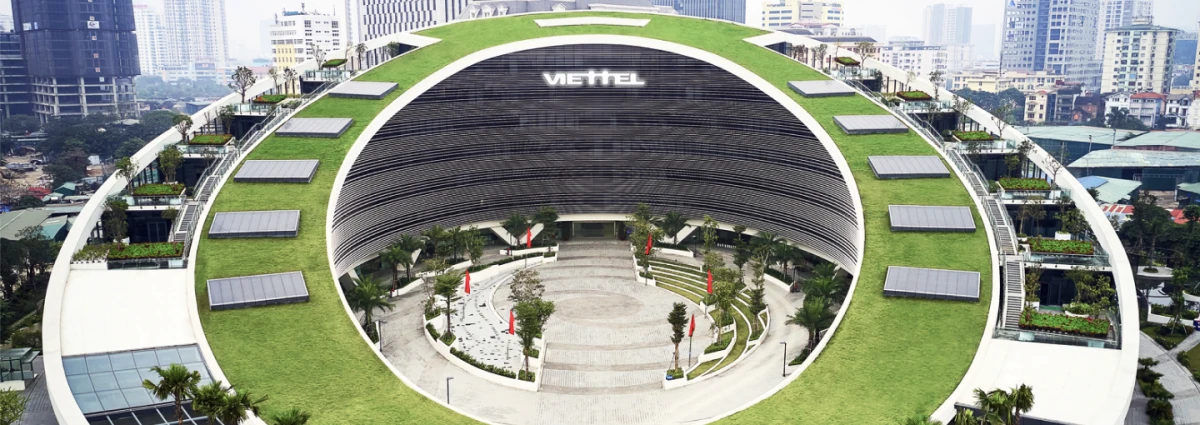 Khách hàng tại Viettel Hải Phòng đổi SIM 5G