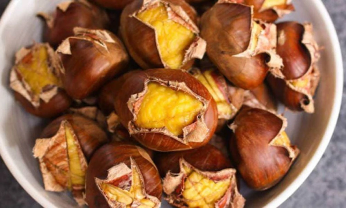 Hạt dẻ rang chín giòn thơm
