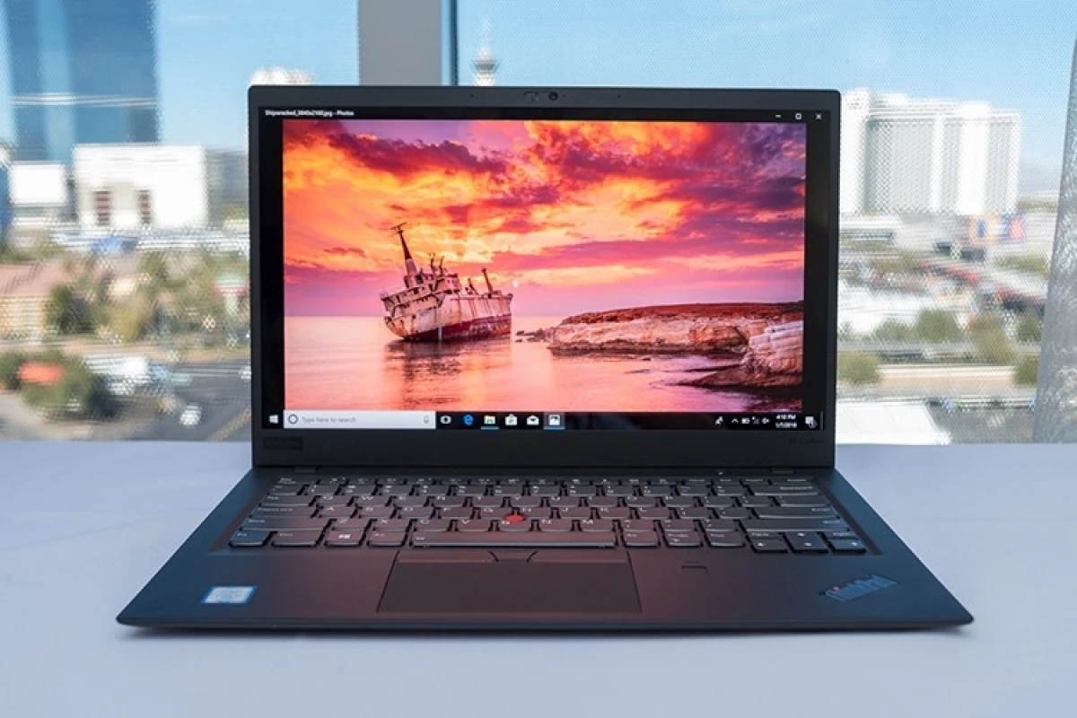 Các bước thay hình nền máy tính trên Windows 10