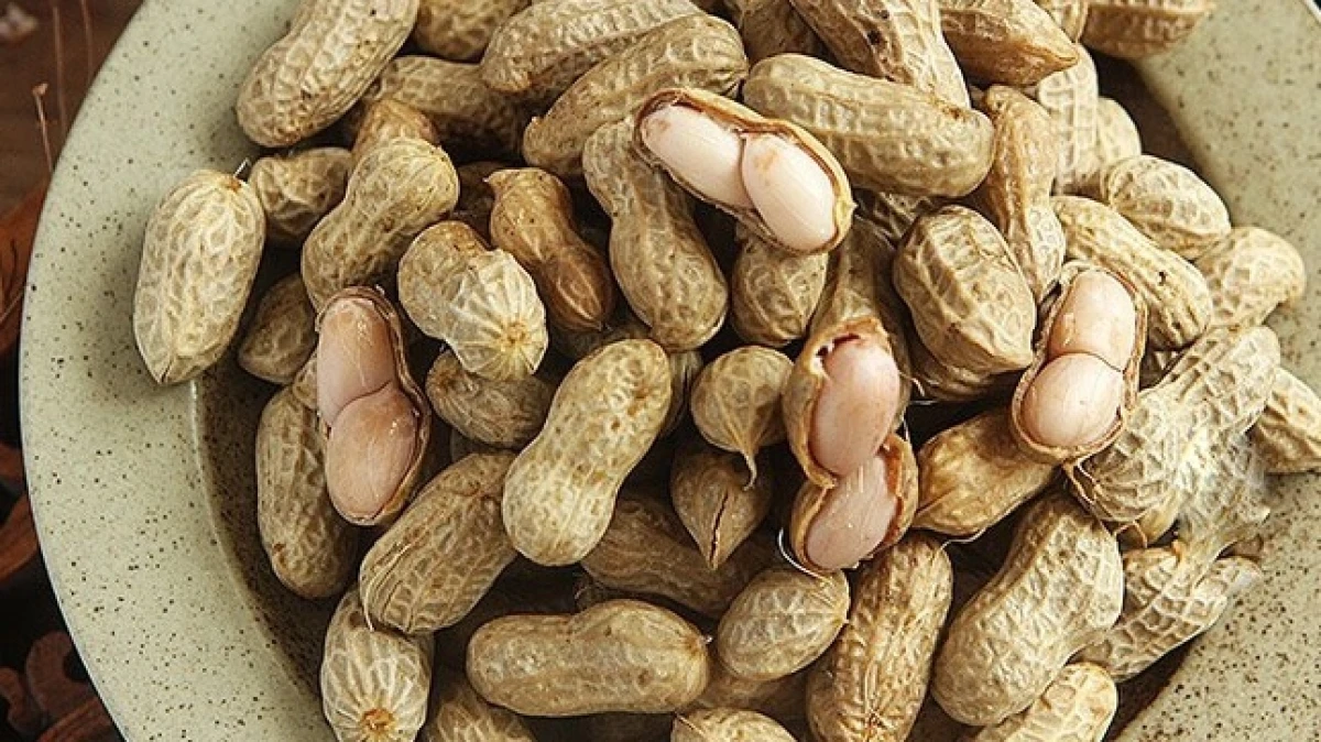 Lợi ích sức khỏe khi ăn lạc luộc chín tới đúng cách