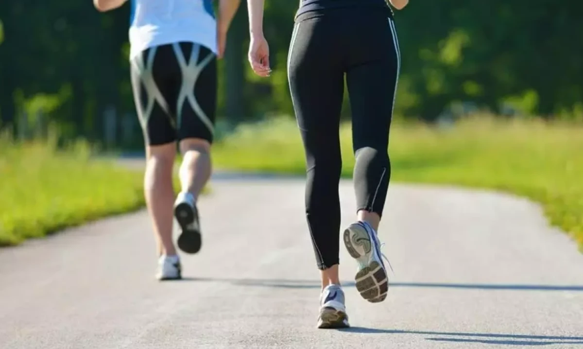 Duy trì thói quen đi bộ nhanh giúp cơ thể khỏe mạnh và tràn đầy năng lượng