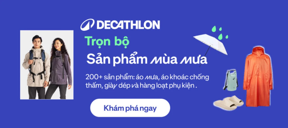 Trang phục mùa đông du lịch với áo phao dày và boots cao cổ