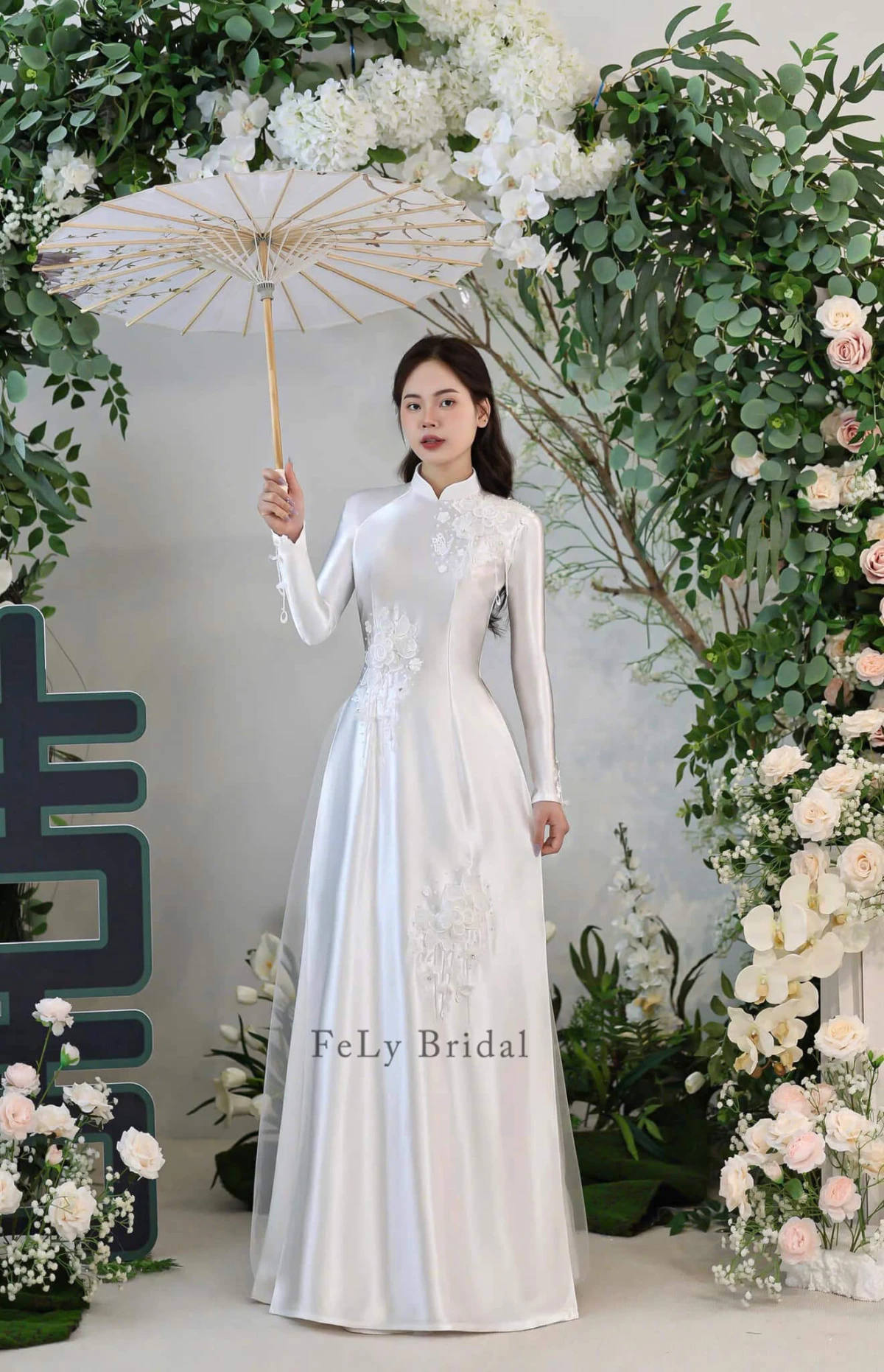 Áo cưới truyền thống duyên dáng và tinh tế trong văn hóa cưới Việt Nam