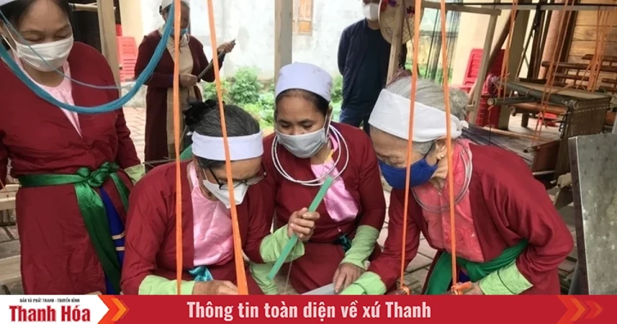 Gìn giữ và phát huy trang phục truyền thống trong đời sống hiện đại