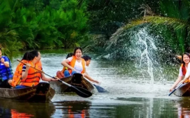 Du lich Ben Tre xanh mua ha 2025: Trải nghiệm hè sảng khoái giữa miền sông nước