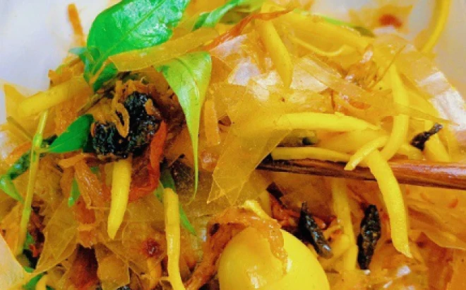 Cách làm nước sốt bánh tráng trộn thơm ngon tại nhà