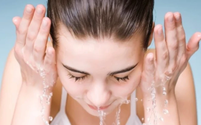 Đắp mặt nạ xong có nên rửa mặt không để da hấp thụ dưỡng chất tối ưu