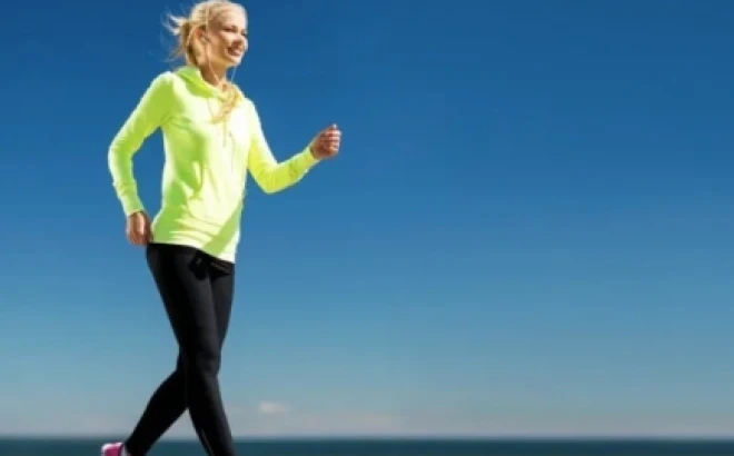 Đi bộ nhanh: Bí quyết đơn giản để nâng cao sức khỏe toàn diện