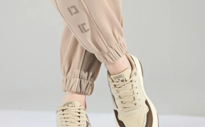 Giày thể thao – Sự kết hợp hoàn hảo giữa phong cách và tiện ích