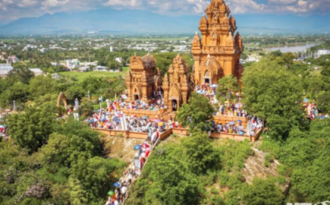 Thời trang địa phương – Bản sắc văn hóa được tái sinh trong nhịp sống hiện đại